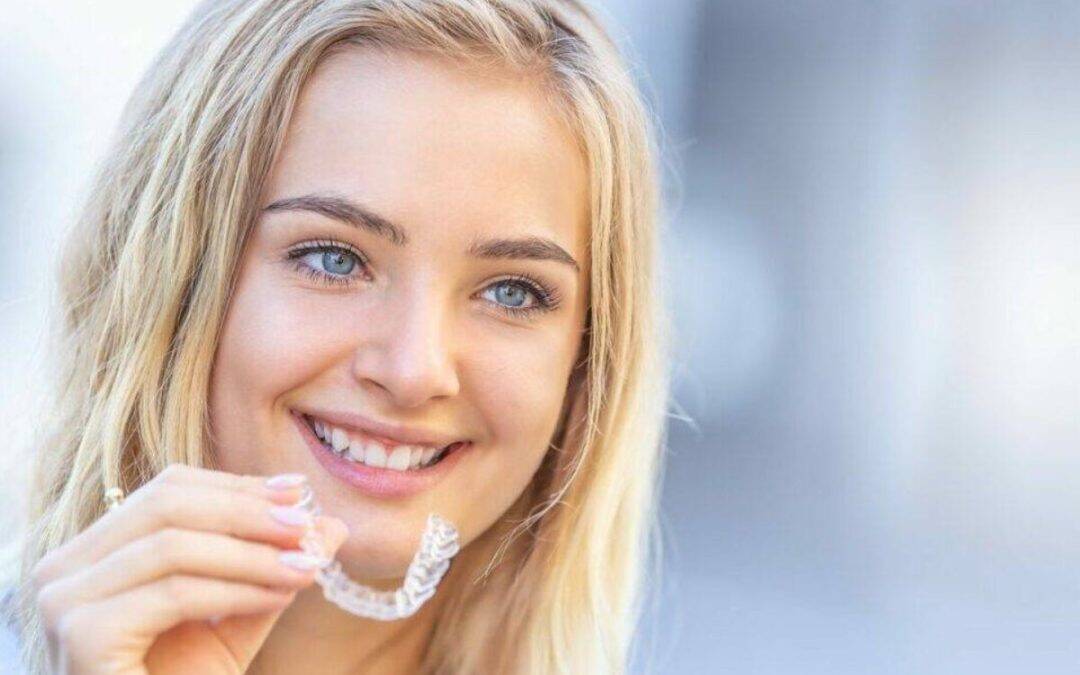 Cosmetic dentist Mississauga - smile makeover consultation at Eglinton Oak Dental